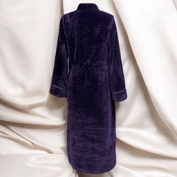 Charter Club Women’s Plush Zig Zag Zipper Robe in the Size Large in Deep Purple - Picture 4 of 16
